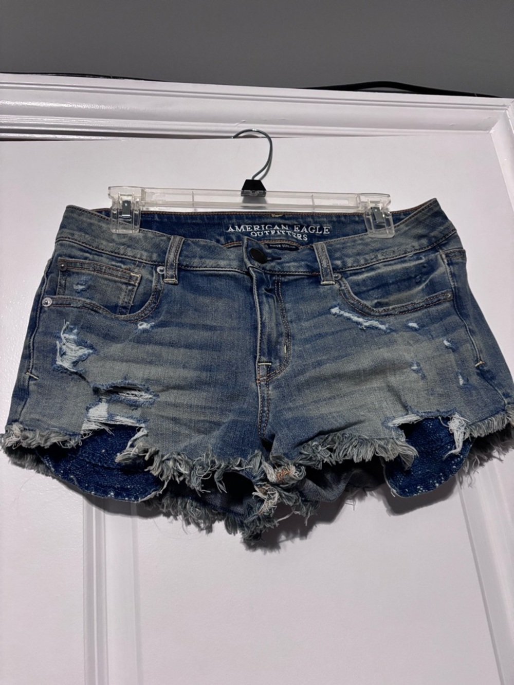 American Eagle Distressed Denim Shorts Frayed Hem Y2K Festival
US Size 10